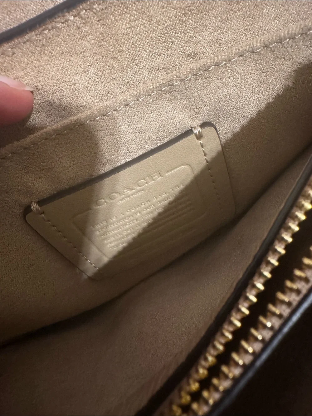Coach Tammy Cross Body bag with gold chain - Picture 5 of 5